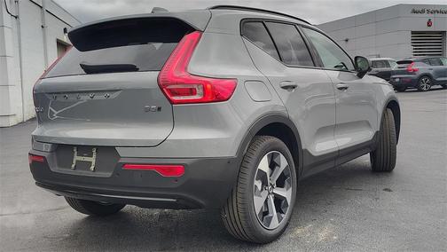 2026 Volvo XC40 B5 Plus