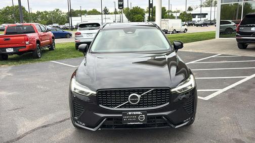 Onyx Black Metallic 2025 Volvo XC60 B5 Core