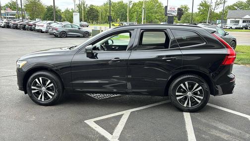 Onyx Black Metallic 2025 Volvo XC60 B5 Core