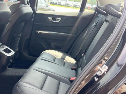 2025 Volvo S60 B5 PLUS AWD