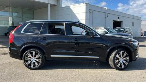 2025 Volvo XC90 Plug-In Hybrid T8 Plus