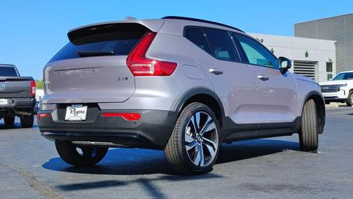 2026 Volvo XC40 B5 Ultra