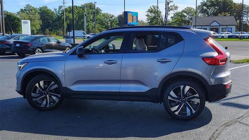 2026 Volvo XC40 B5 Ultra