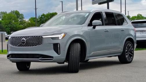 2025 Volvo XC90 B6 Plus 7-Seater