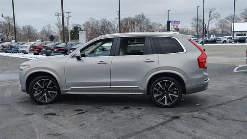 2024 Volvo XC90 B6 Plus Bright Theme