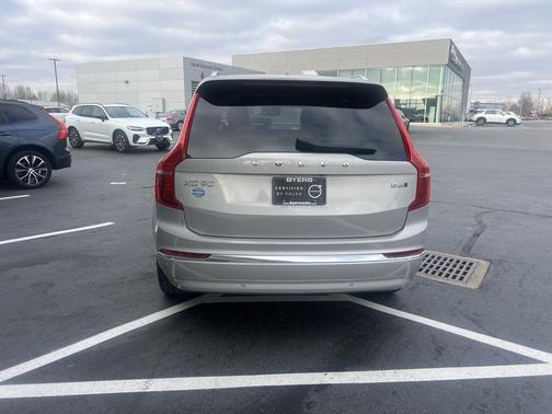 2024 Volvo XC90 B6 Plus Bright Theme