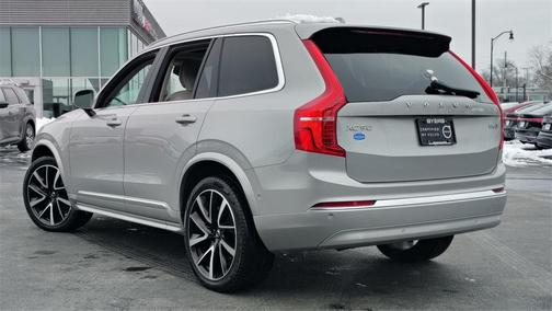 2024 Volvo XC90 B6 Plus Bright Theme