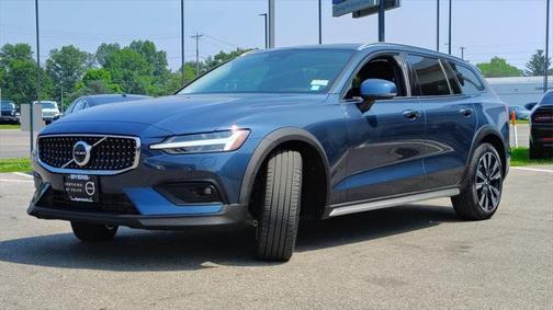 2024 Volvo V60 Cross Country Ultimate