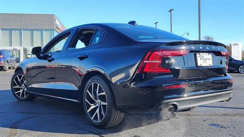 2020 Volvo S60 T6 Momentum