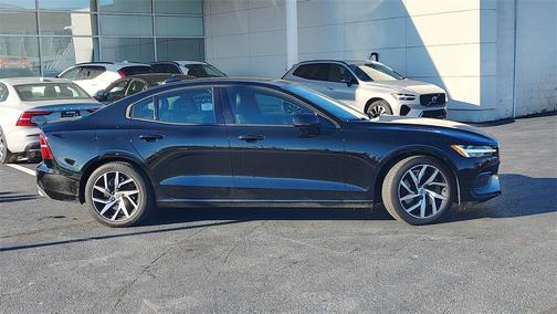 2020 Volvo S60 T6 Momentum