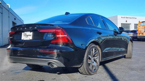 2020 Volvo S60 T6 Momentum