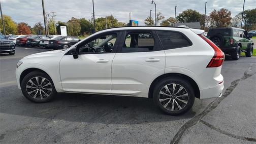 2025 Volvo XC60 B5 Plus