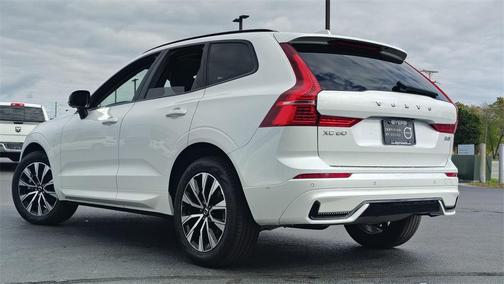 2025 Volvo XC60 B5 Plus