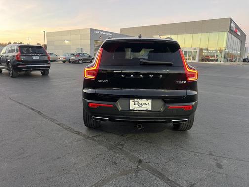 2019 Volvo XC40 T5 R-Design