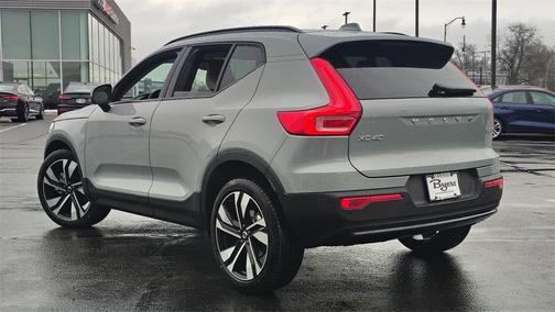 2026 Volvo XC40 B5 Plus