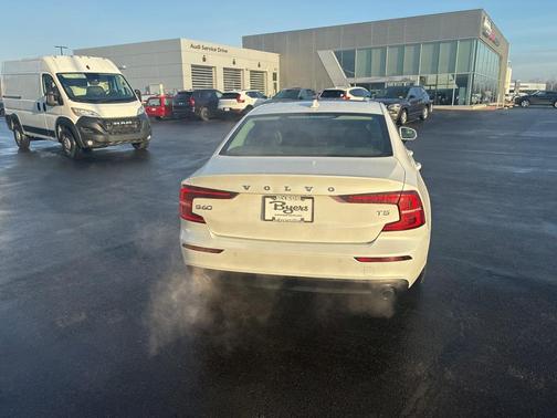 2020 Volvo S60 T5 Momentum