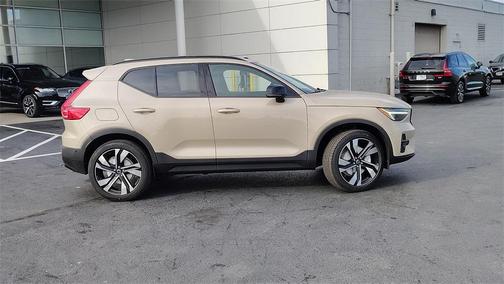 2026 Volvo XC40 B5 Ultra