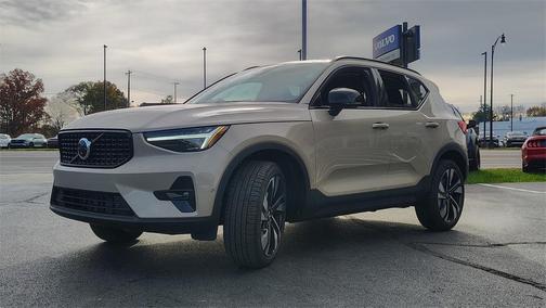 2026 Volvo XC40 B5 Ultra