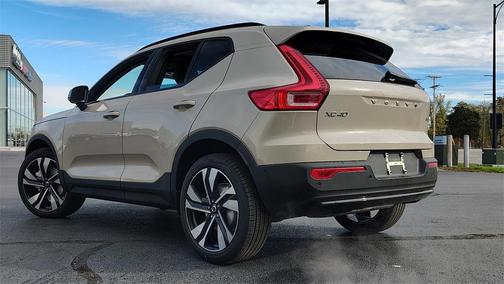 2026 Volvo XC40 B5 Ultra