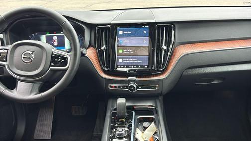 2025 Volvo XC60 B5 Plus