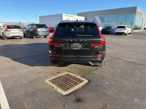 2025 Volvo XC60 B5 Plus