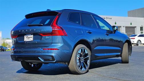 2026 Volvo XC60 B5 Plus