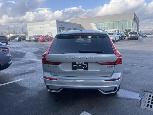 2025 Volvo XC60 B5 Plus