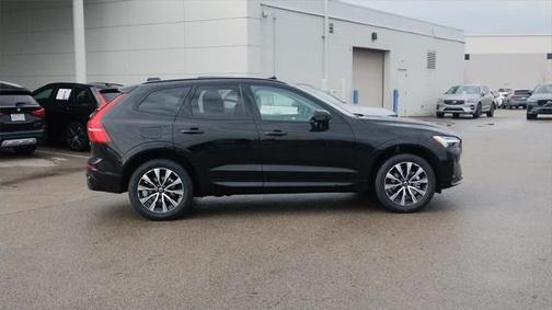 2025 Volvo XC60 B5 Core