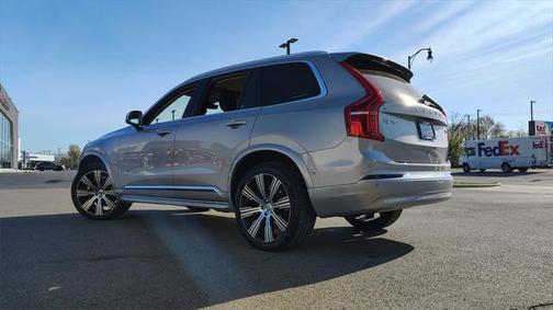 2024 Volvo XC90 B5 Plus