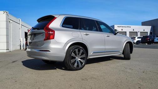 2024 Volvo XC90 B5 Plus