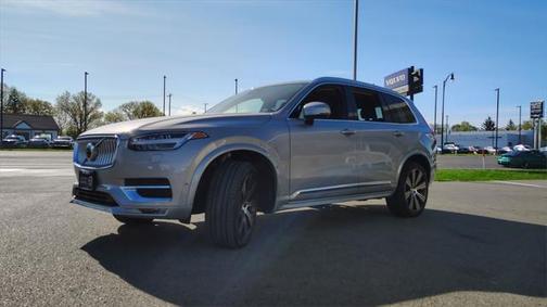 2024 Volvo XC90 B5 Plus