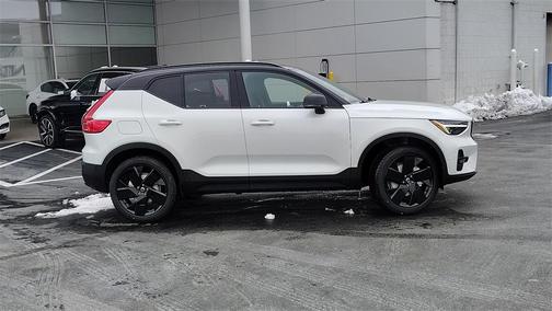 2026 Volvo XC40 B5 Ultra Black Edition