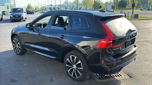 Onyx Black Metallic 2025 Volvo XC60 B5 Plus