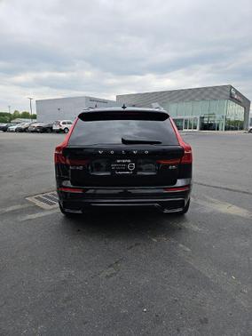 Onyx Black Metallic 2025 Volvo XC60 B5 Plus