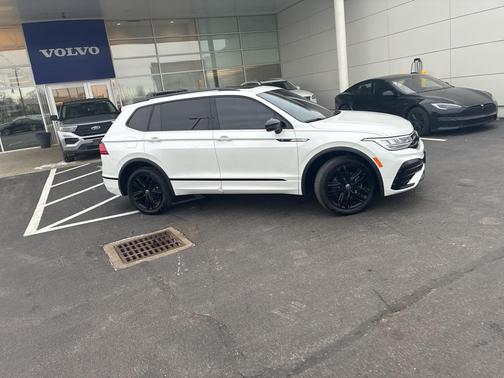 2022 Volkswagen Tiguan 2.0T SE R-Line Black 4MOTION