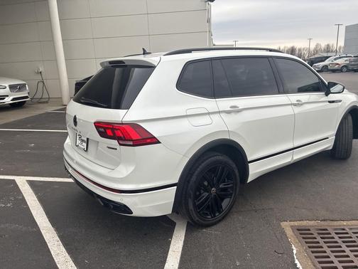 2022 Volkswagen Tiguan 2.0T SE R-Line Black 4MOTION