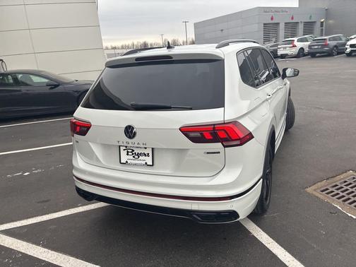 2022 Volkswagen Tiguan 2.0T SE R-Line Black 4MOTION