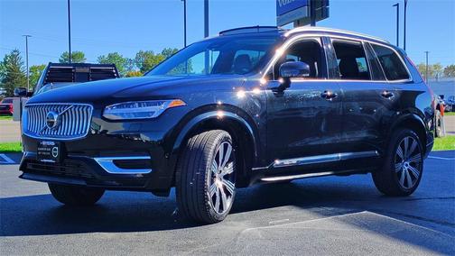 2024 Volvo XC90 Recharge Plug-In Hybrid T8 Plus Bright Theme 7 Passenger