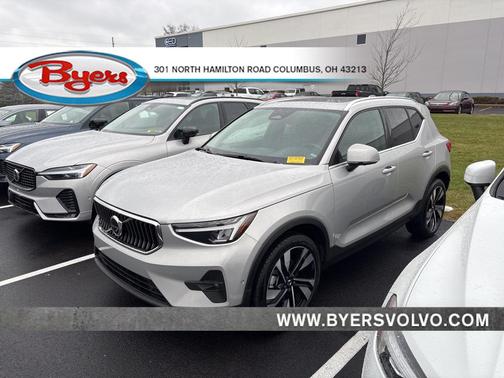 2025 Volvo XC40 B5 Plus Bright Theme