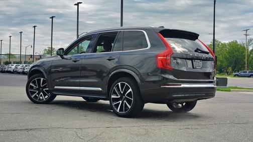 2024 Volvo XC90 B5 Plus