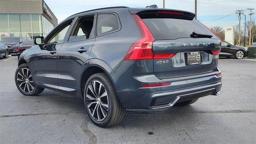 2023 Volvo XC60 B5 Plus Dark Theme