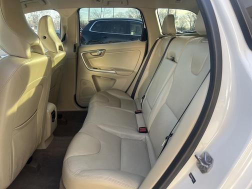 2015 Volvo XC60 T6 Premier Plus