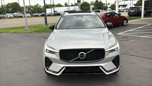 Silver Dawn Metallic 2023 Volvo XC60 B5 Plus Dark Theme