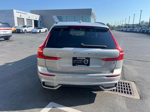 Silver Dawn Metallic 2023 Volvo XC60 B5 Plus Dark Theme