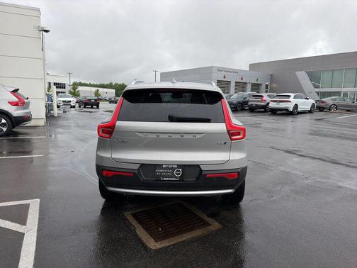 Silver Dawn Metallic 2025 Volvo XC40 B5 Plus Bright Theme