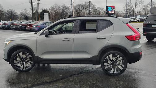 2026 Volvo XC40 B5 Plus