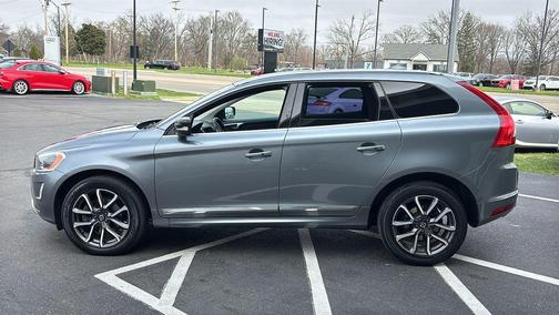 Osmium Gray Metallic 2017 Volvo XC60 T6 Dynamic