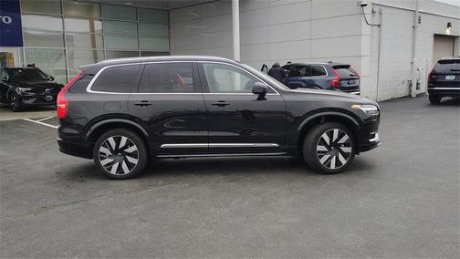 2024 Volvo XC90 Recharge Plug-In Hybrid T8 Plus Bright Theme 7 Passenger
