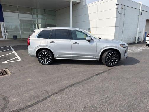 Silver Dawn Metallic 2025 Volvo XC90 B6 Plus 7-Seater
