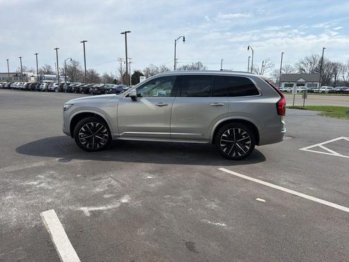 Silver Dawn Metallic 2025 Volvo XC90 B6 Plus 7-Seater
